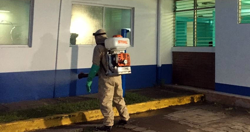 Jornada de fumigación realizada por el ejército en el hospital de Estelí hace unos meses. Foto: Archivo/Radio ABC Stereo Jornada de fumigación realizada por el ejército en el hospital de Estelí hace unos meses. Foto: Archivo/Radio ABC Stereo