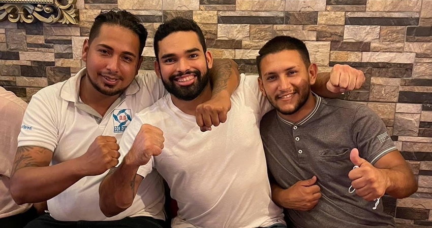 Nataniel Tercero, director del centro, junto a sus trabajadores. Foto: Cortesía/Radio ABC Stereo Nataniel Tercero, director del centro, junto a sus trabajadores. Foto: Cortesía/Radio ABC Stereo