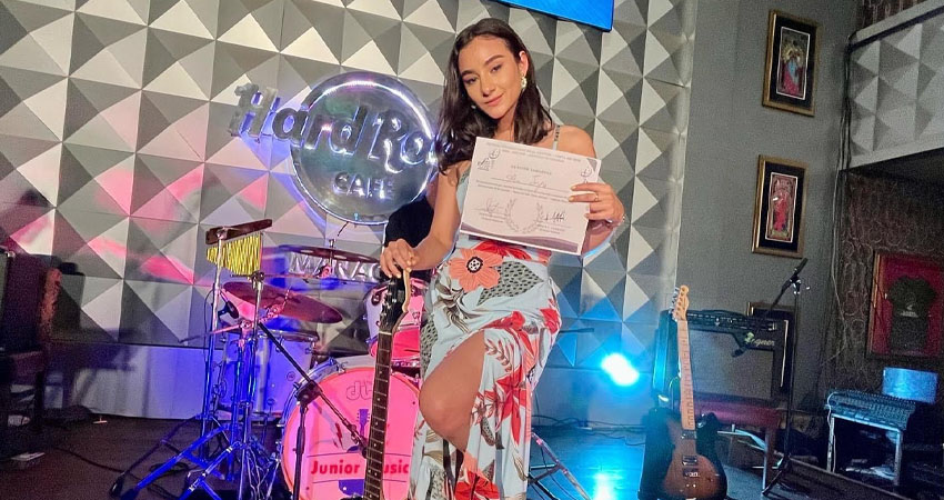 La artista, de 20 años de edad, se propone representar a Nicaragua con su canción "Colores". Foto: Vos Tv La artista, de 20 años de edad, se propone representar a Nicaragua con su canción "Colores". Foto: Vos Tv