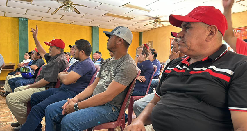 Reunión de transportistas en Jalapa. Foto: Alcaldía municipal de Jalapa Reunión de transportistas en Jalapa. Foto: Alcaldía municipal de Jalapa