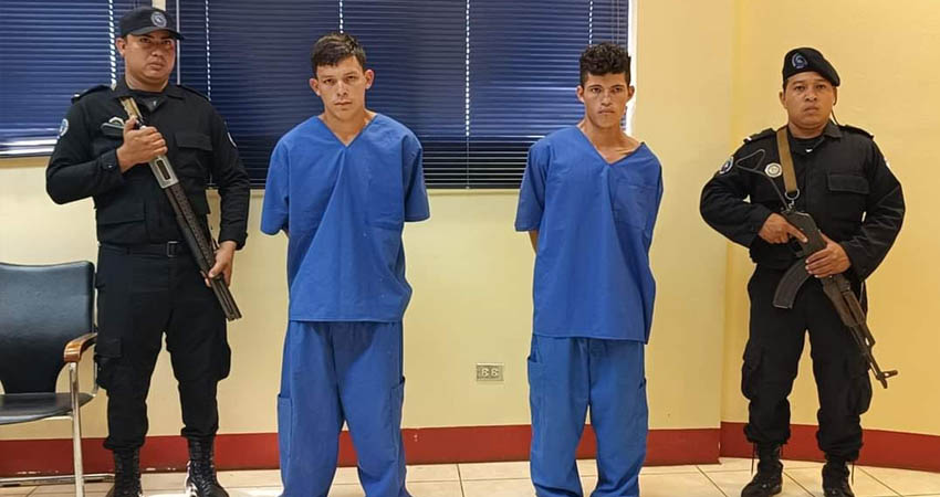 La Policía presentó ante medios locales  a los sospechosos del crimen. Foto: Cortesía / Radio ABC Stereo La Policía presentó ante medios locales  a los sospechosos del crimen. Foto: Cortesía / Radio ABC Stereo