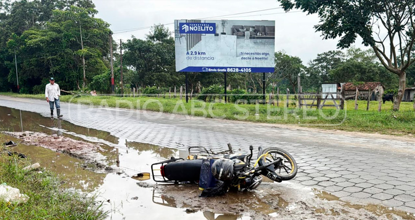 El motociclista tuvo que ser trasladado al hospital de Ocotal. Foto: Cortesía/Radio ABC Stereo El motociclista tuvo que ser trasladado al hospital de Ocotal. Foto: Cortesía/Radio ABC Stereo