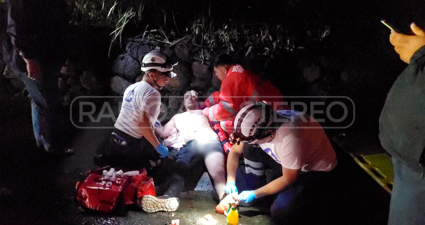 Un joven fallece y otro resulta herido tras chocar su motocicleta contra un camión estacionado en Estelí Cargando..