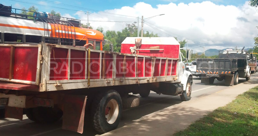 Aún se desconoce el nombre de los conductores de los camiones involucrados. Foto: Radio ABC Stereo Aún se desconoce el nombre de los conductores de los camiones involucrados. Foto: Radio ABC Stereo