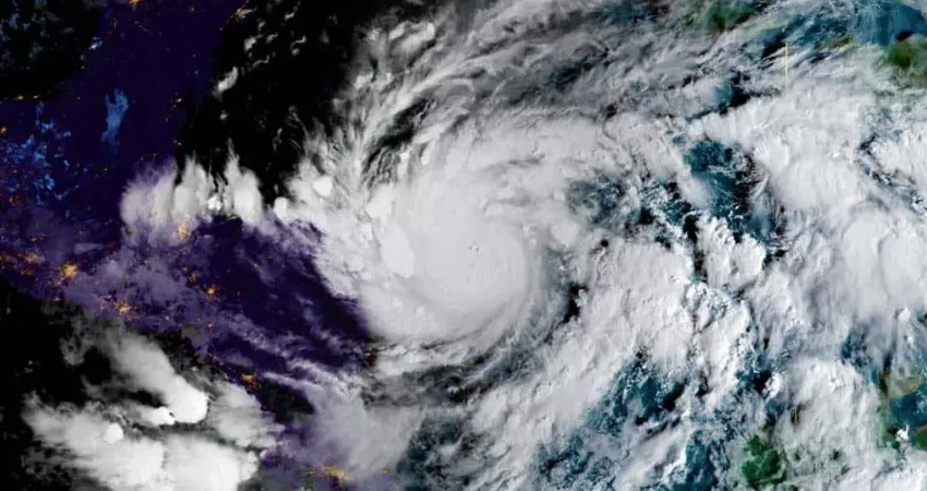 Antes del medio día, el Huracán Eta pasó a categoría 3. Imagen referencial. Antes del medio día, el Huracán Eta pasó a categoría 3. Imagen referencial.