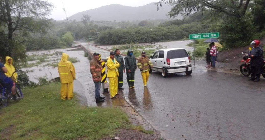 Bomberos de Condega en puntos vulnerables. Foto: Cortesía Bomberos de Condega en puntos vulnerables. Foto: Cortesía