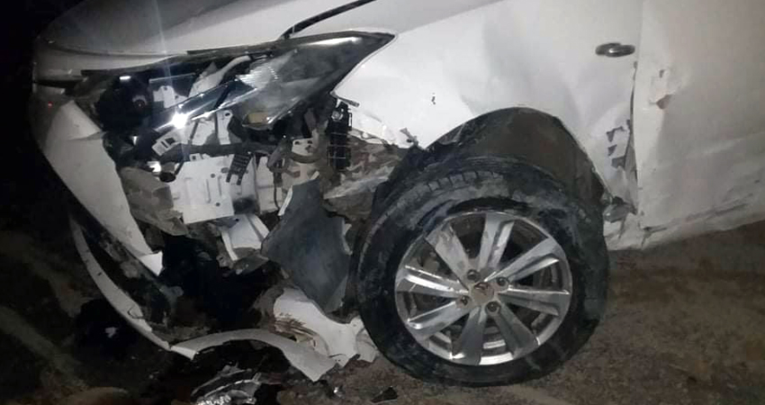 La camioneta afectada de don Félix Dávila. Foto: Juan Fco. Dávila/Radio ABC Stereo La camioneta afectada de don Félix Dávila. Foto: Juan Fco. Dávila/Radio ABC Stereo