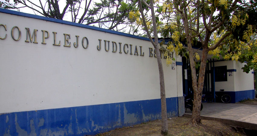 El menor de 16 años está siendo acusado por tres robos. Foto de referencia.