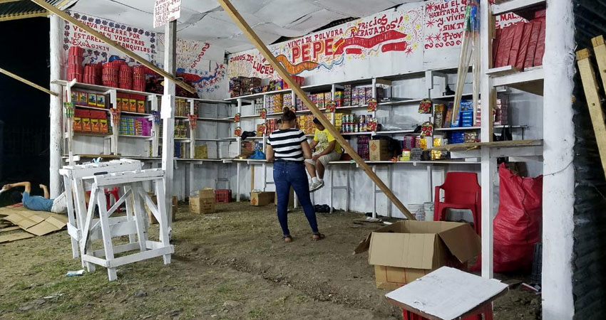 En total, son 4 los puestos autorizados de pólvora en Estelí. Foto: Roberto Mora/Radio ABC Stereo