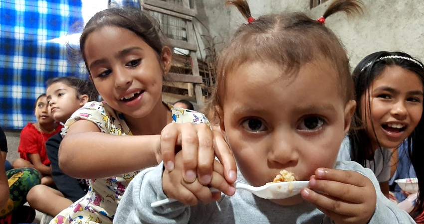 Los niños y niñas beneficiadas tiene de 1 a 12 años de edad. Foto: Archivo/Radio ABC Stereo