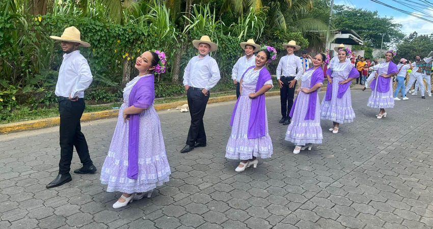 Ballet Folclórico Flor de Pino. Foto: Cortesía / Radio ABC Stereo Ballet Folclórico Flor de Pino. Foto: Cortesía / Radio ABC Stereo