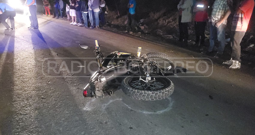 Motociclista fue impactado por vehículo y luego arrollado por un bus.   Foto: José Enrique Ortega / Radio ABC Stereo