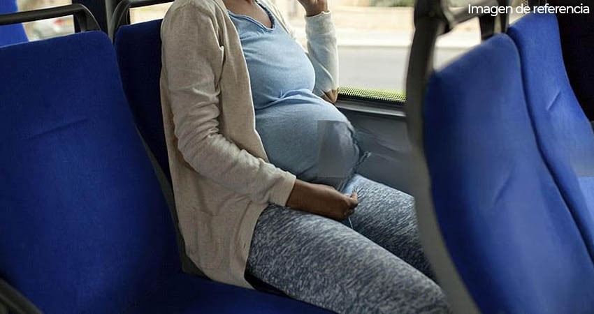 Mujer embarazada demandó prudencia a conductores de buses. Foto: Imagen de referencia