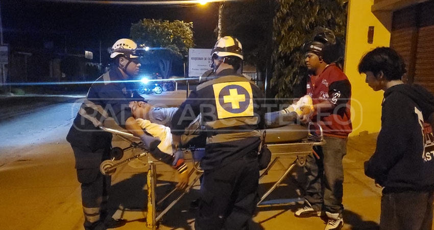 Según declaraciones, el joven fue encontrado sobre la vía por otros motociclistas que lo auxiliaron. Debido a la gravedad de sus lesiones fue referido a un hospital capitalino.