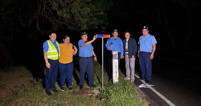Las autoridades instalaron las balizas luminosas en puntos donde se suelen registrar accidentes de tránsito, con el fin de fomentar la conciencia vial.
