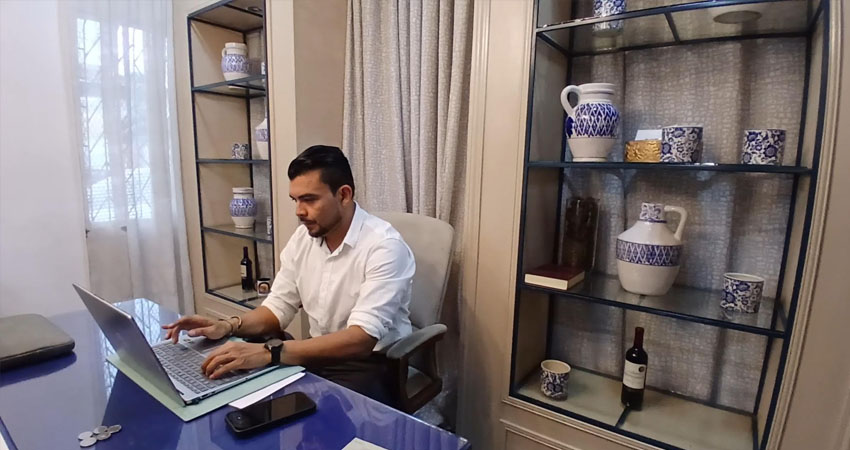 Este esteliano comenzó organizando eventos en la sala de su casa y ahora tiene su propia empresa, que transforma espacios y crea recuerdos inolvidables.