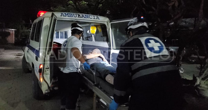 Paramédicos de Cruz Blanca atendieron la emergencia. Foto: José Enrique Ortega/Radio ABC Stereo