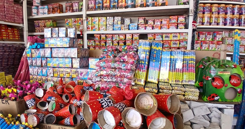 Los puestos autorizados ya están abiertos al público. Foto: Byron Altamirano/Radio ABC Stereo