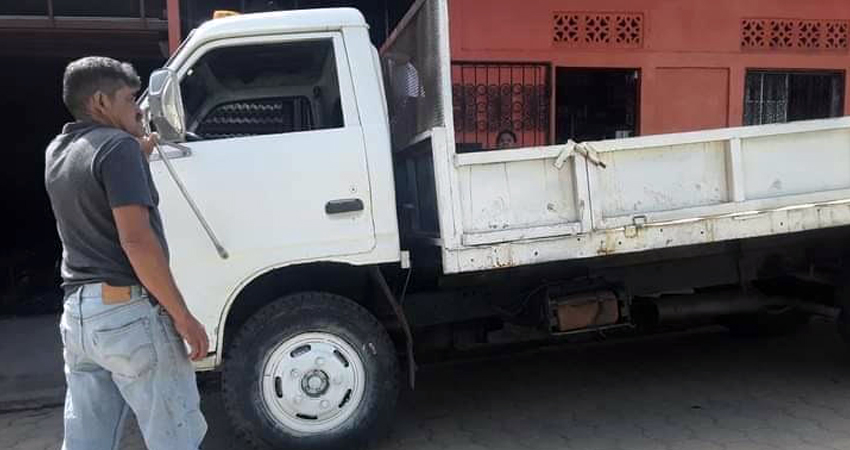 El señor afectado sospecha que los ladrones ingresaron por el lado del potrero. Foto: Cortesía Pablo Rivera El señor afectado sospecha que los ladrones ingresaron por el lado del potrero. Foto: Cortesía Pablo Rivera