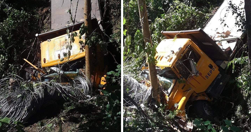El camión iba cargado de materiales para electricidad. Foto: Cortesía