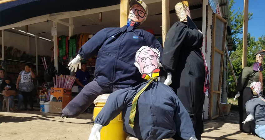 Tradicionales viejos para fin de año. Foto: Roberto Mora/Radio ABC Stereo Tradicionales viejos para fin de año. Foto: Roberto Mora/Radio ABC Stereo