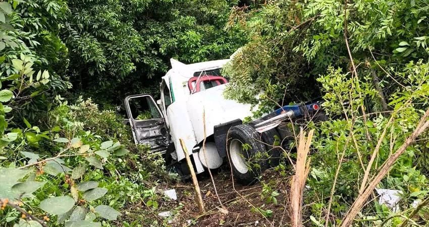 El cabezal involucrado en el accidente presentaba fallas mecánicas que desencadenaron la colisión. Foto: Cortesía/Radio ABC Stereo El cabezal involucrado en el accidente presentaba fallas mecánicas que desencadenaron la colisión. Foto: Cortesía/Radio ABC Stereo