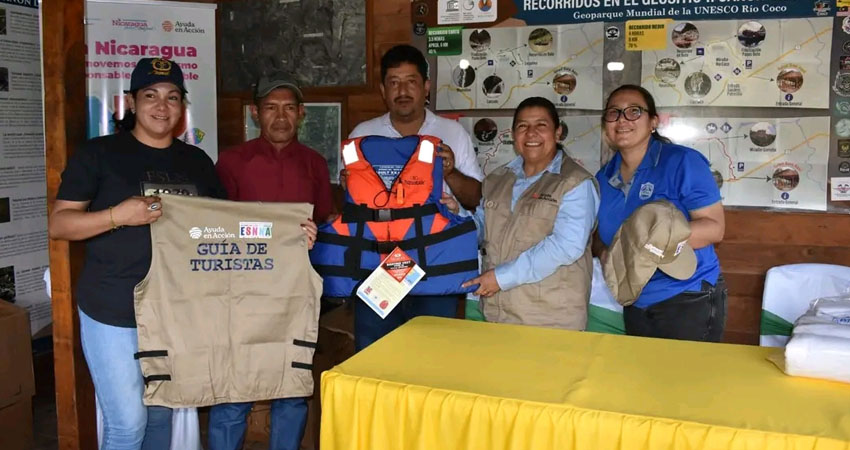 Entregan equipamiento a emprendedores turísticos de Somoto.    Foto: Cortesía de Intur / Radio ABC Stereo Entregan equipamiento a emprendedores turísticos de Somoto.    Foto: Cortesía de Intur / Radio ABC Stereo