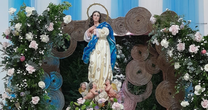 Altar a la Inmaculada Concepción en la Parroquia La Cruz del Calvario, Estelí. Foto: Cortesía/Radio ABC Stereo