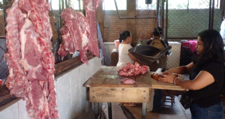 Una libra de posta puede cotizarse entre 110 y 120 córdobas. Foto: Marvin Gadea/Radio ABC Stereo Una libra de posta puede cotizarse entre 110 y 120 córdobas. Foto: Marvin Gadea/Radio ABC Stereo