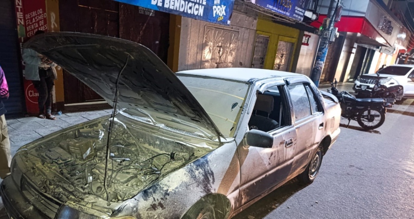 Vehículo afectado. Foto: Cortesía/Radio ABC Stereo Vehículo afectado. Foto: Cortesía/Radio ABC Stereo