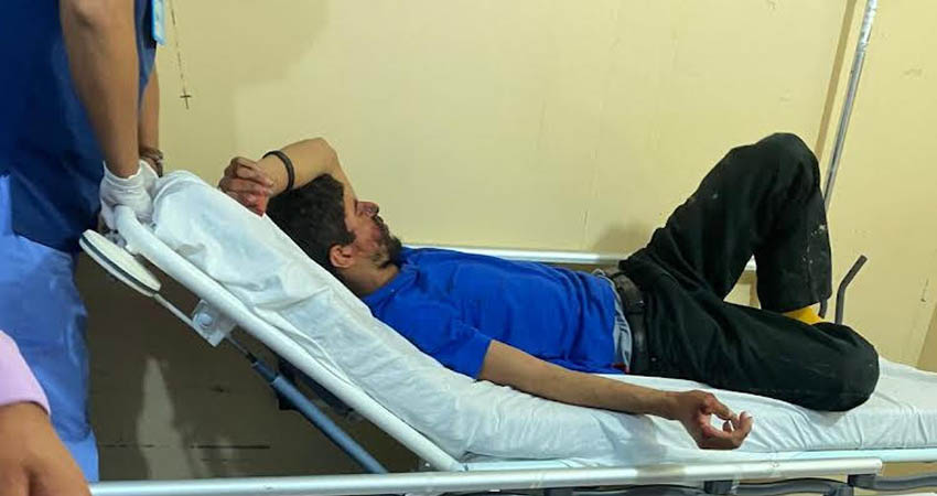 Motociclista resultó lesionado en un accidente de tránsito; fuentes no oficiales indican que quizá conducía bajo los efectos del alcohol. Foto: Cortesía/Radio ABC Stereo