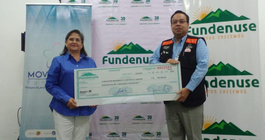 FUNDENUSE entregó donativo a MOVICANCER, en Ocotal. Foto: Marvin Gadea/Radio ABC Stereo FUNDENUSE entregó donativo a MOVICANCER, en Ocotal. Foto: Marvin Gadea/Radio ABC Stereo